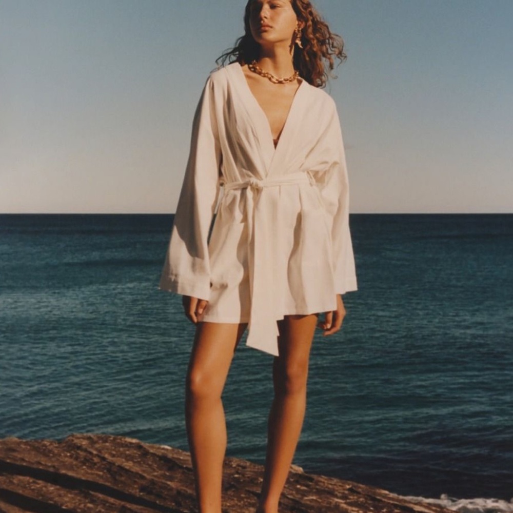 SOLAQUA The Short Robe - Ivory